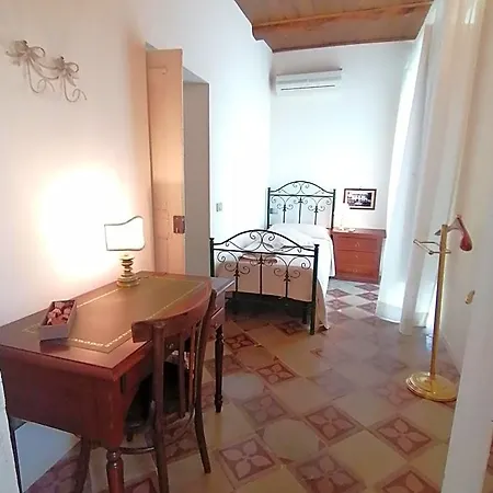 Palazzo Lanza Bed and Breakfast